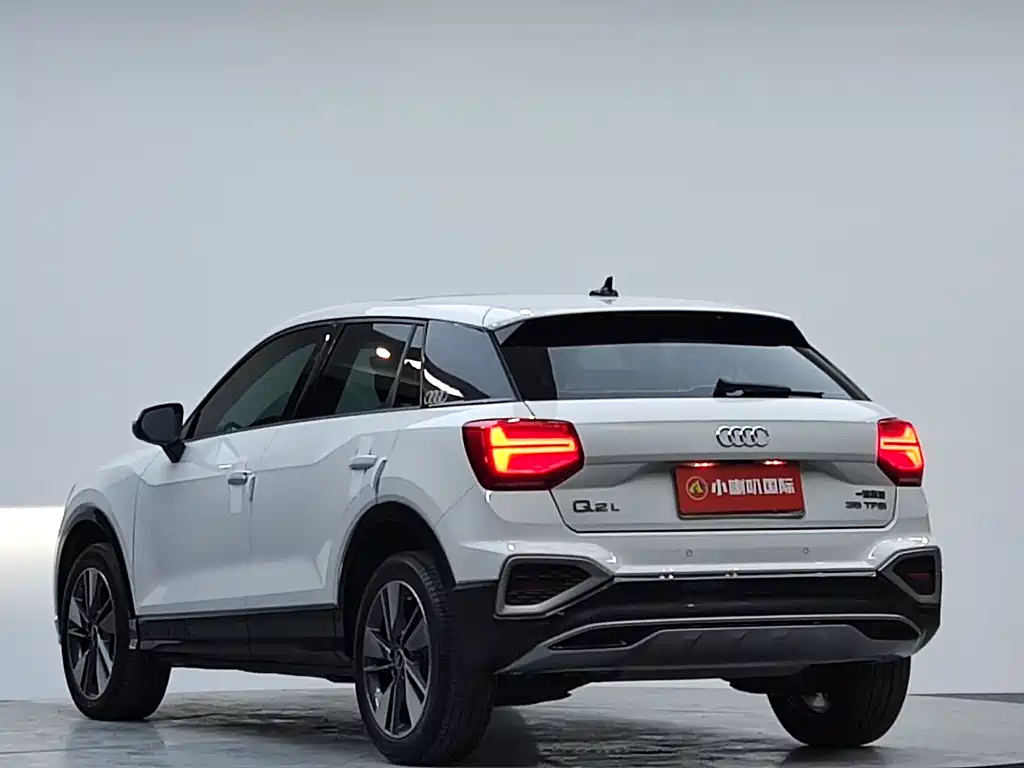 Audi Q2L 2022 35 TFSI Fashion