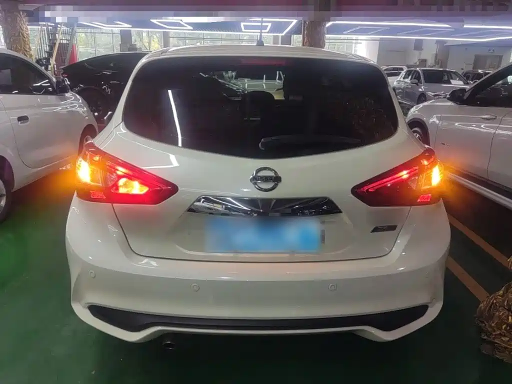 Nissan Tiida — миниатюра 6