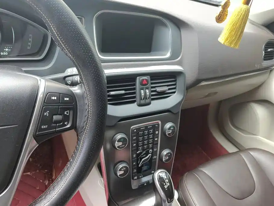 Volvo V40 — миниатюра 13