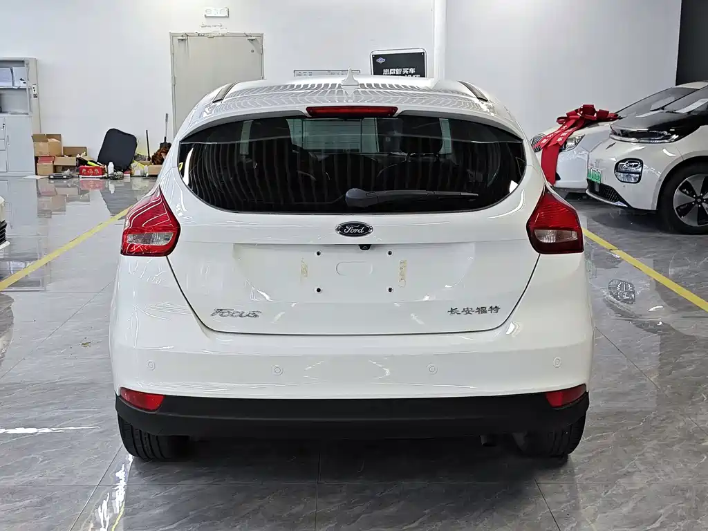 Ford Focus — миниатюра 7