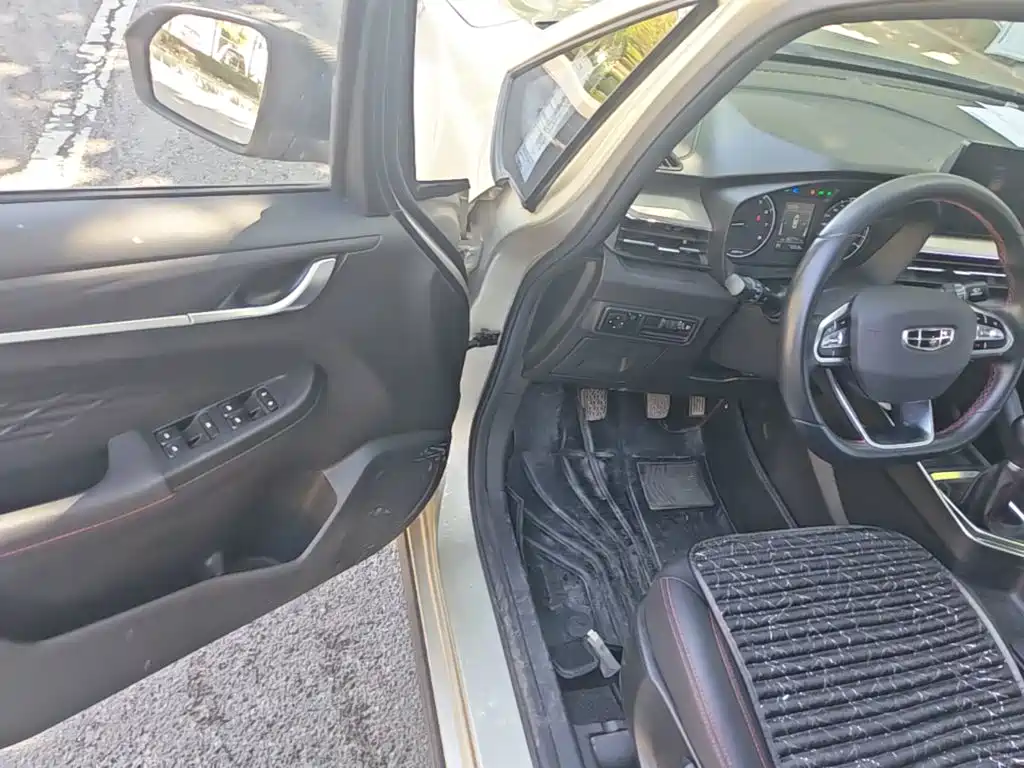 Geely Vision X3 — миниатюра 16