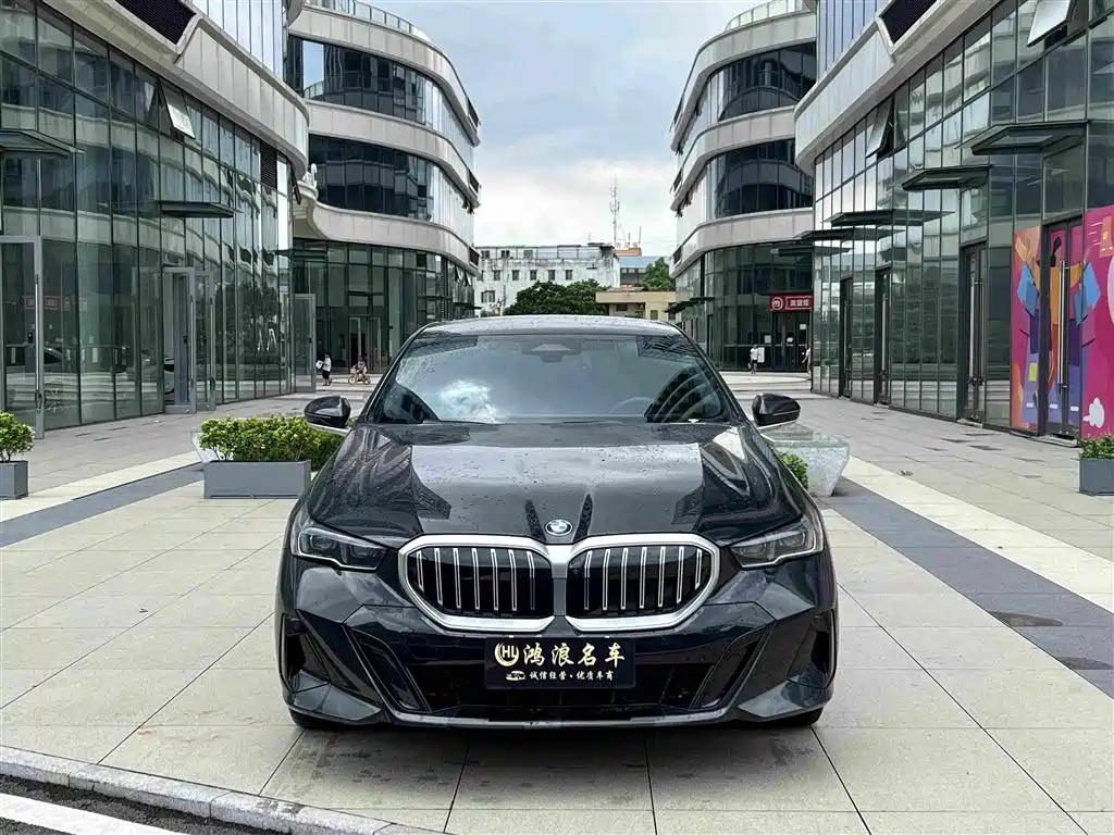 BMW 5 Series — миниатюра 2