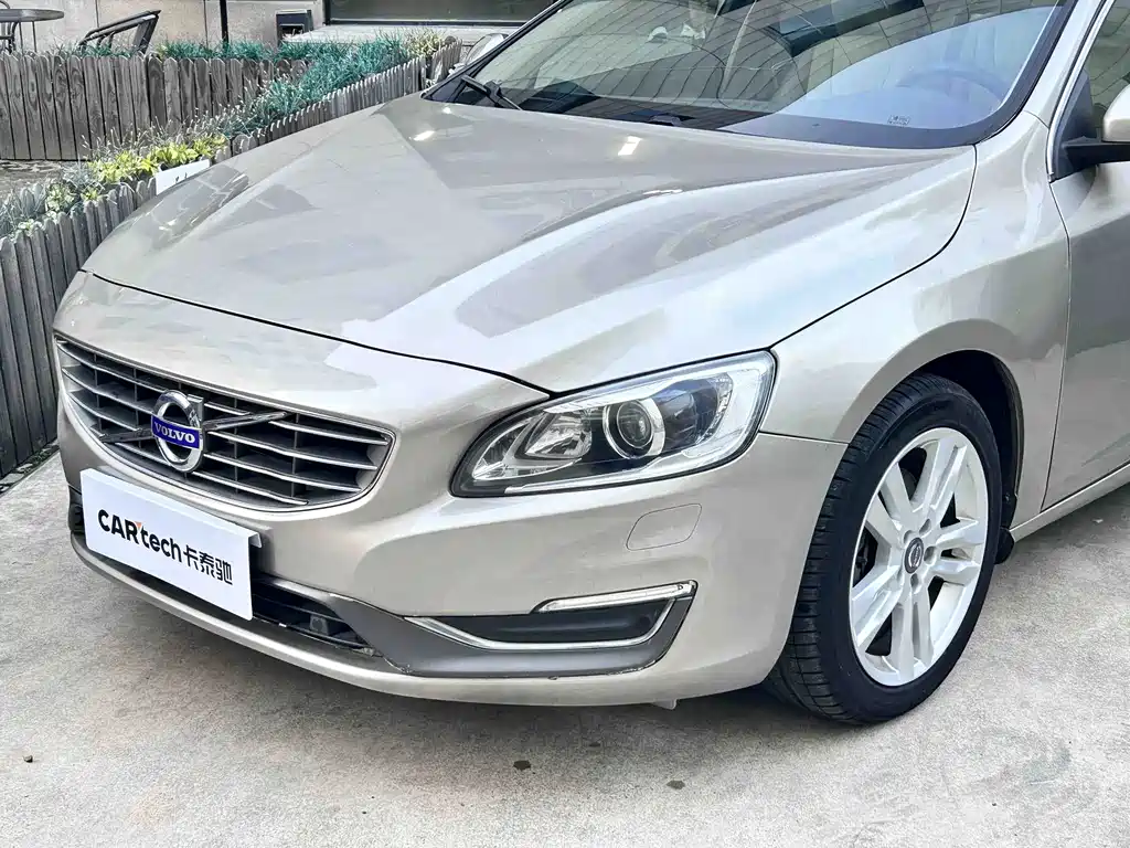 Volvo S60 — миниатюра 3