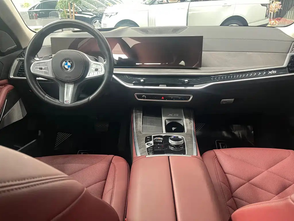 BMW X5 2023 xDrive 30Li Premium M Sport