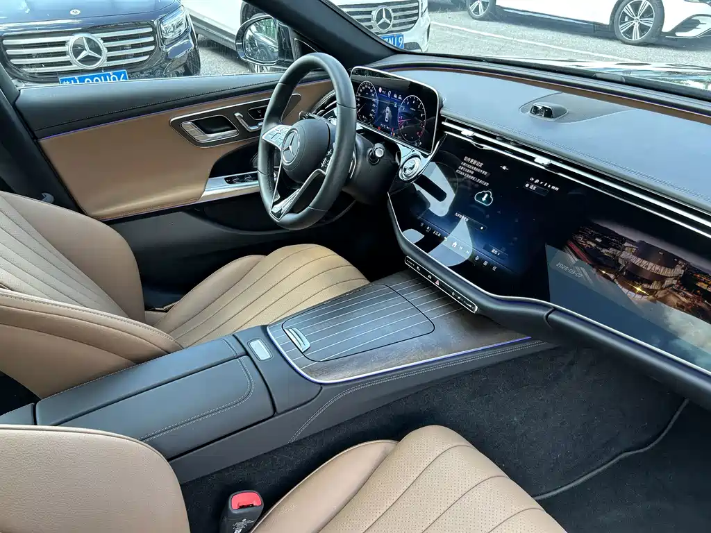 Mercedes-Benz E-Class — миниатюра 11