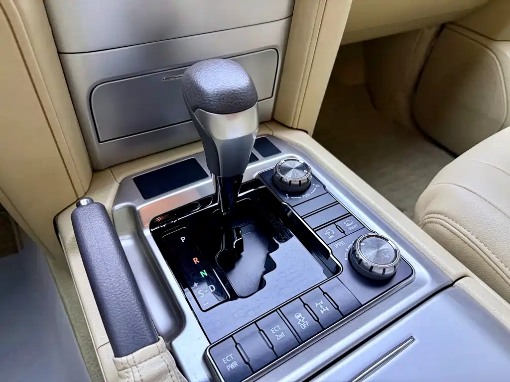 Toyota Land Cruiser — миниатюра 10