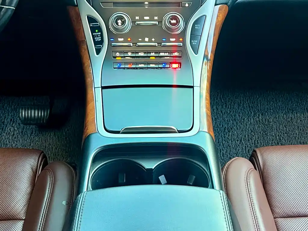 Lincoln Nautilus (Import) — миниатюра 12