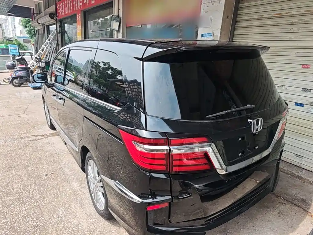 Honda Elysion — миниатюра 5