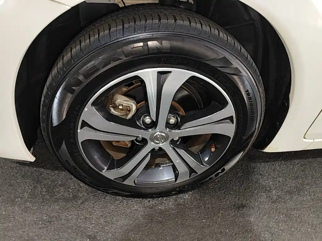 Nissan Tiida — миниатюра 23