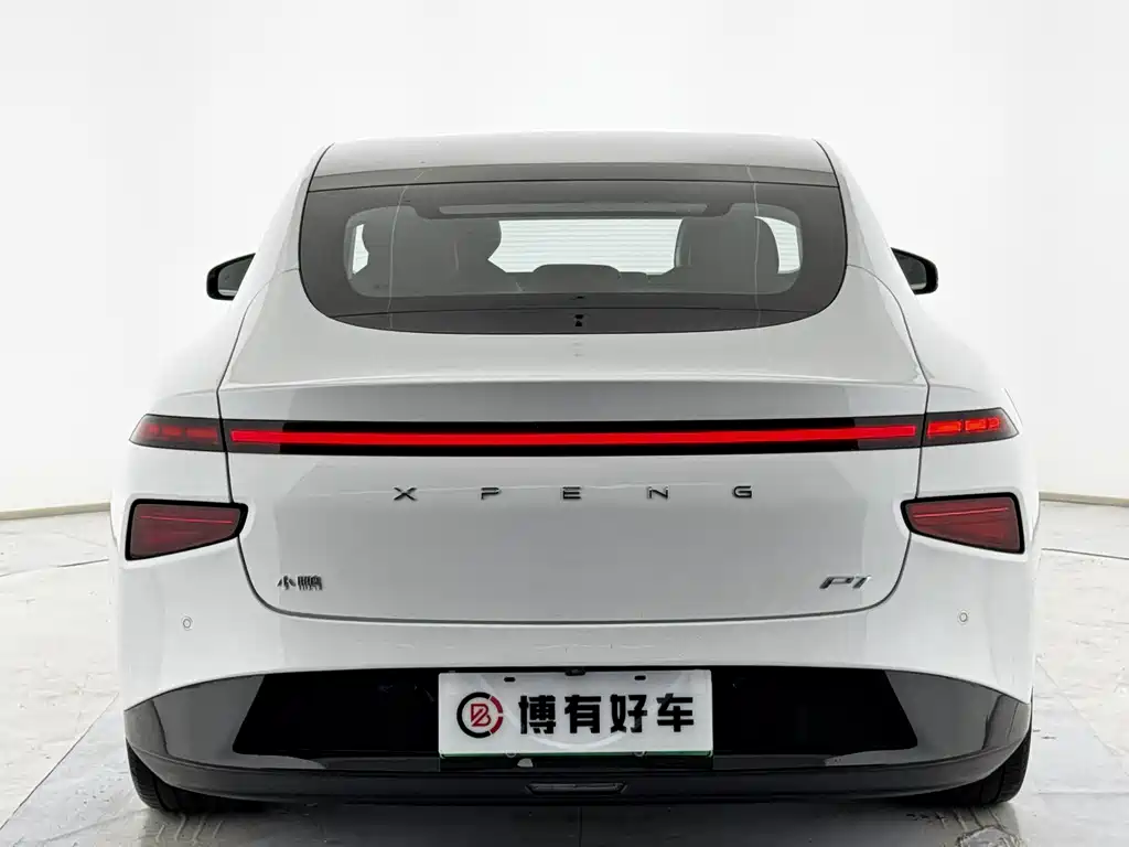 XPeng P7 — миниатюра 11