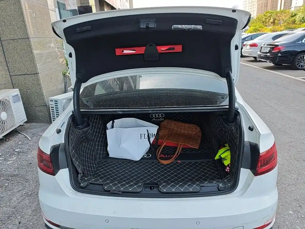 Audi A4L — миниатюра 19