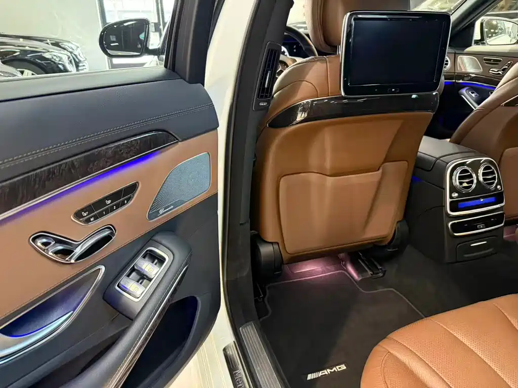 Mercedes-Benz S-Class — миниатюра 10