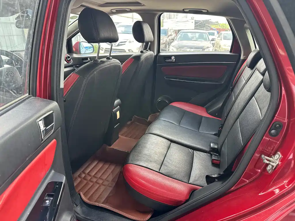 BAIC Senova X25 — миниатюра 6