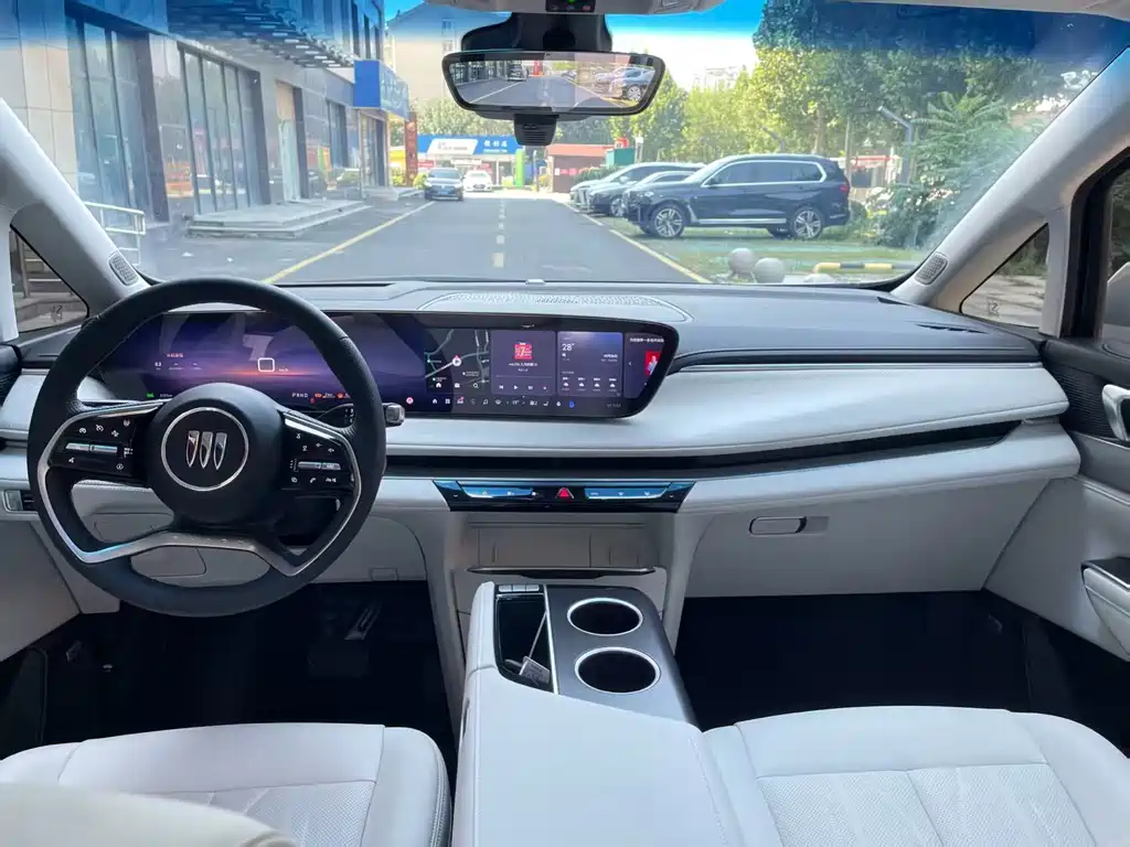 Buick GL8 Hybrid — миниатюра 9