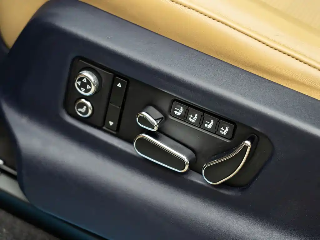 Bentley Bentayga — миниатюра 10