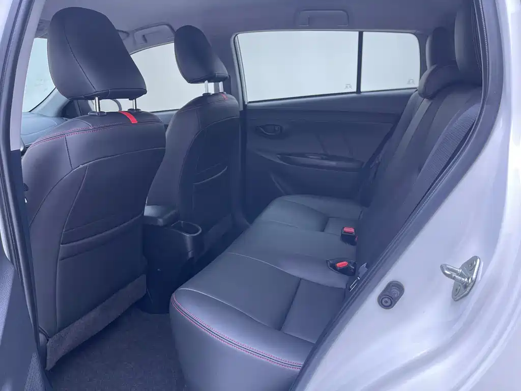 Toyota Yaris L — миниатюра 8