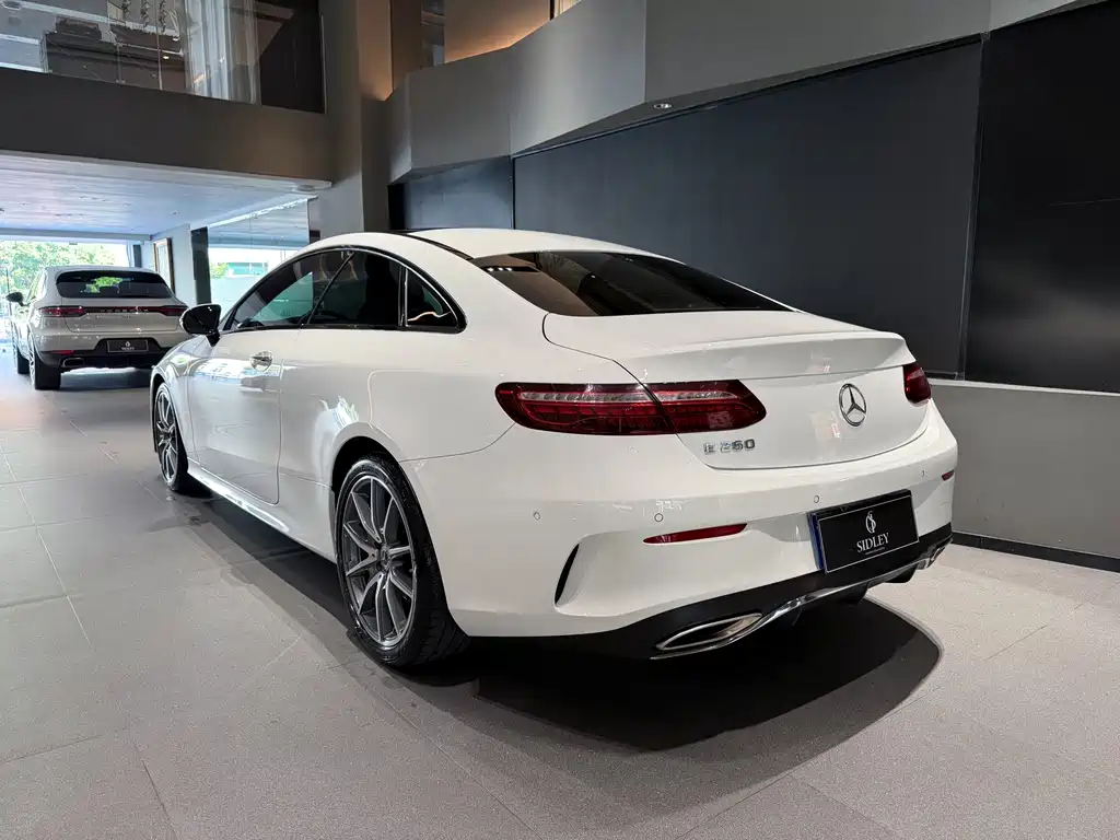 Mercedes-Benz E-Class (Import) — миниатюра 4