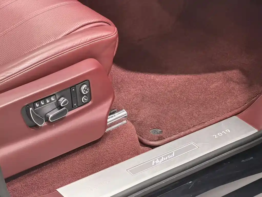 BENTLEY TIMYUE PLUG IN HYBRID