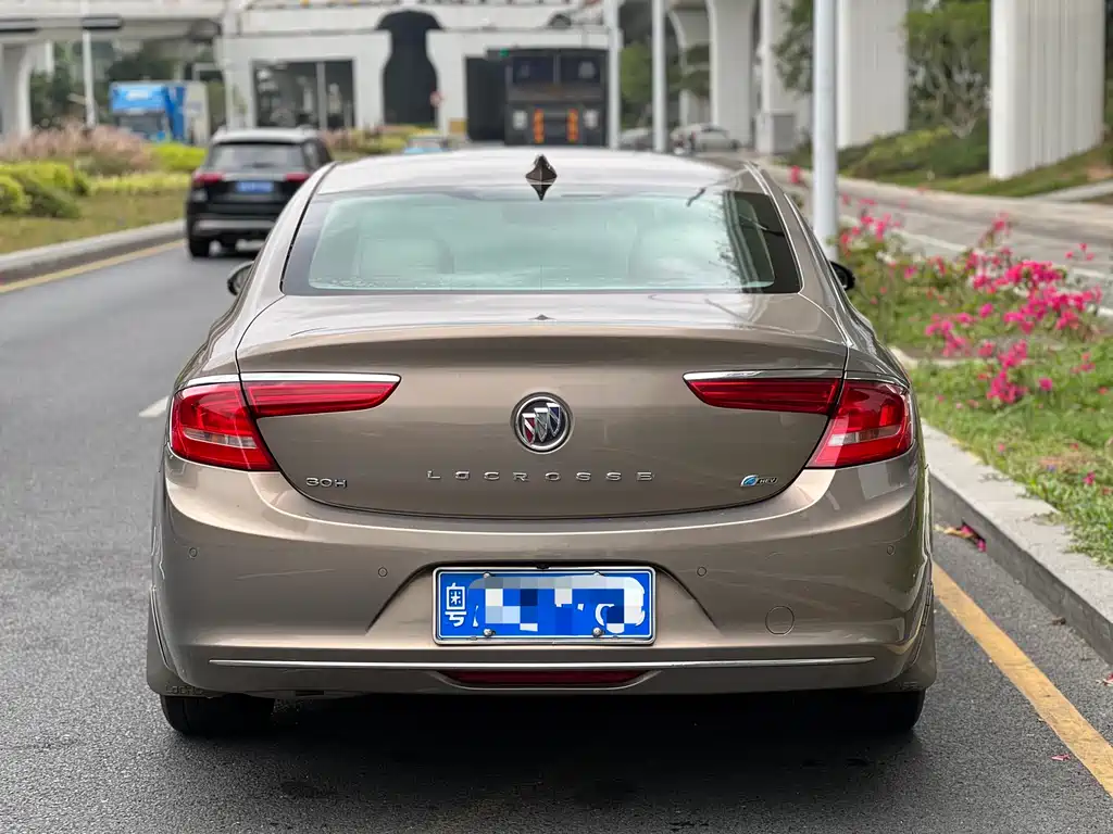 Buick LaCrosse 2016 30H Luxury