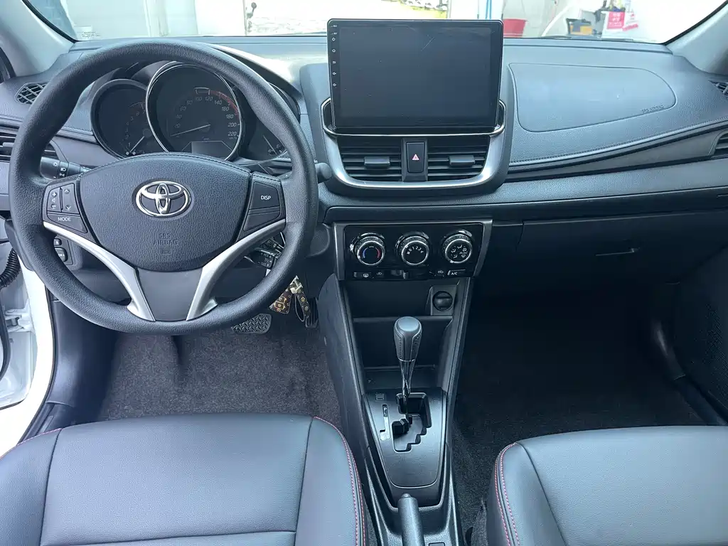 Toyota Yaris L — миниатюра 9
