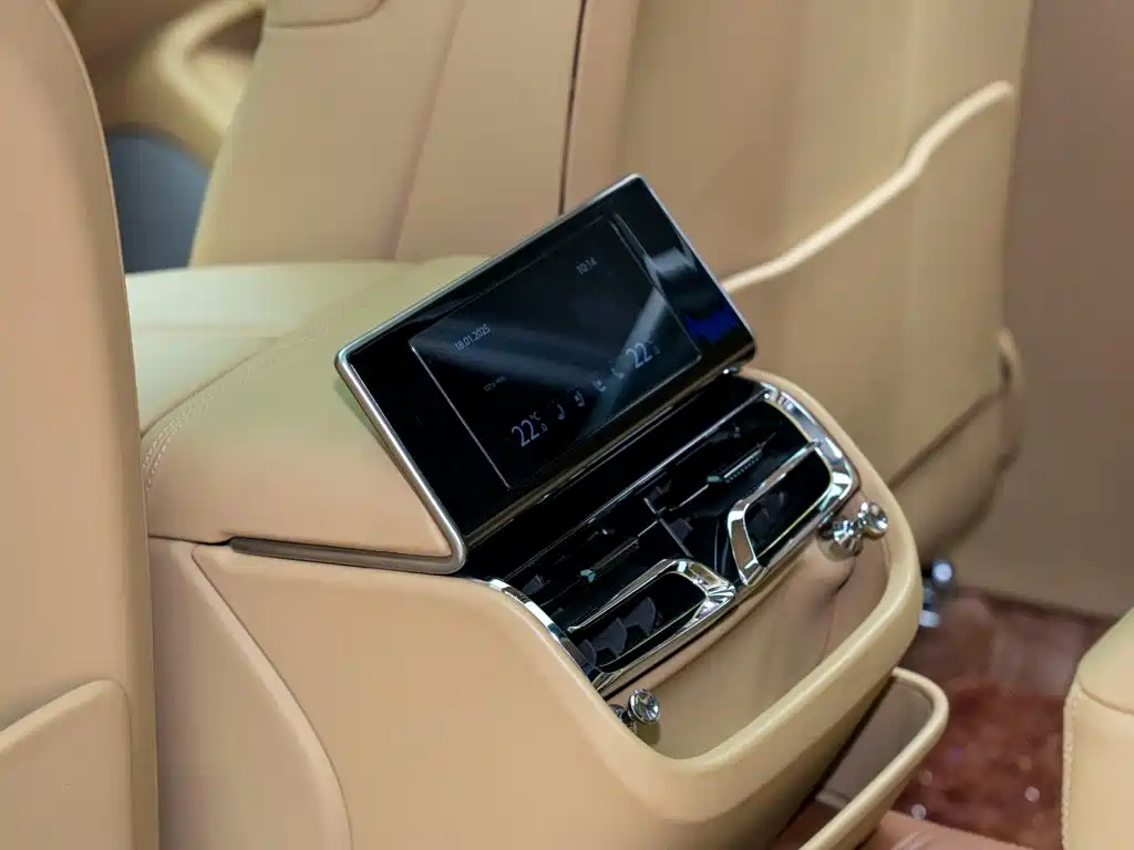 Bentley Flying Spur — миниатюра 13