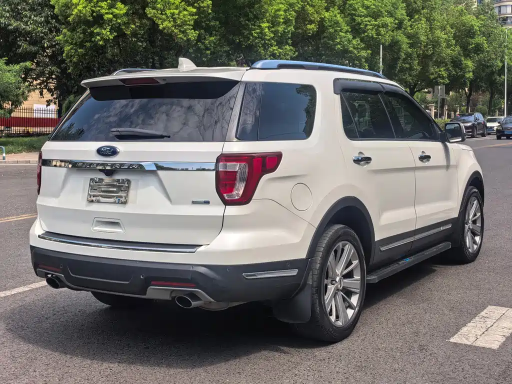 Ford Explorer (Import) — миниатюра 9