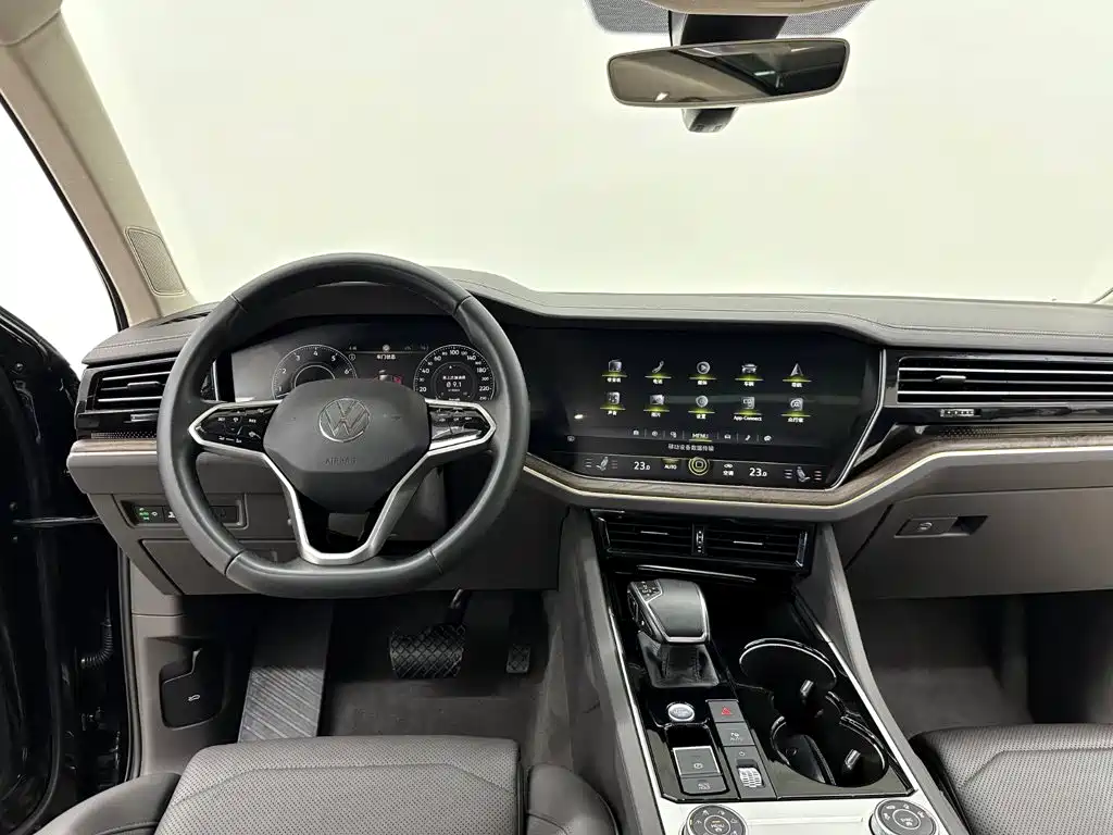 Volkswagen Touareg — миниатюра 13