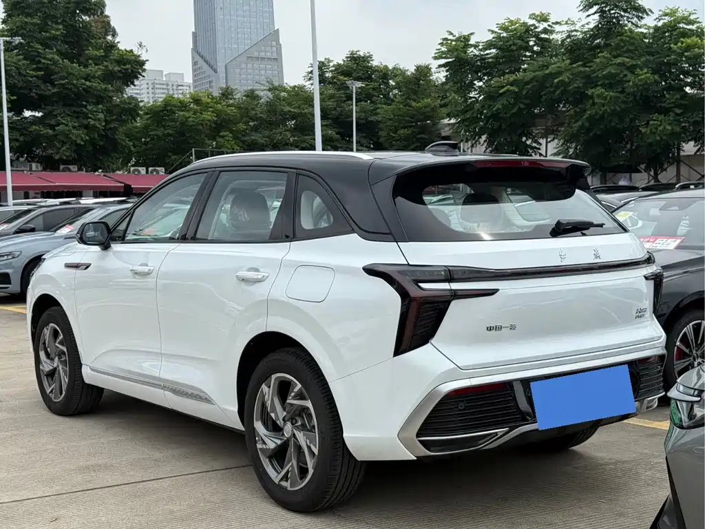Hongqi HS3 PHEV 2025 117km PLUS