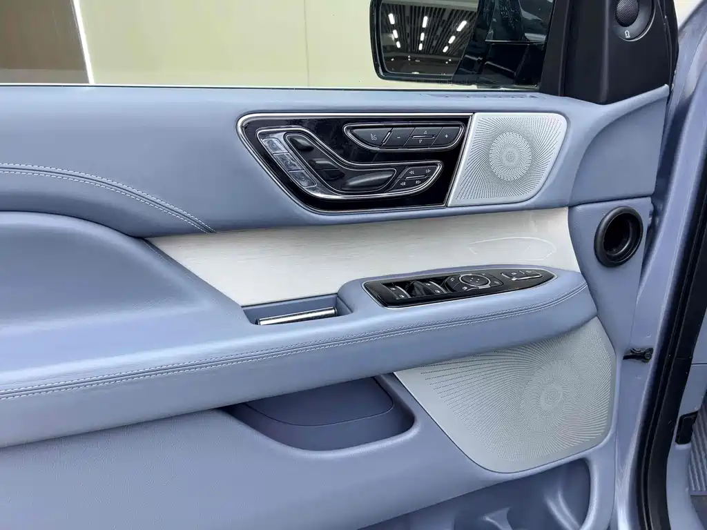 Lincoln Navigator — миниатюра 7