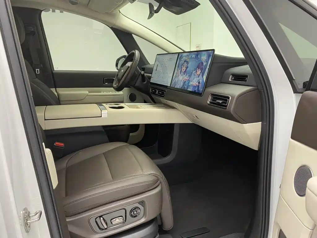 Li Auto Li MEGA — миниатюра 18