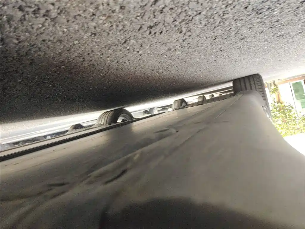 Tesla Model Y - фото 16