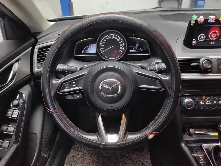 Mazda 3 Axela — миниатюра 15