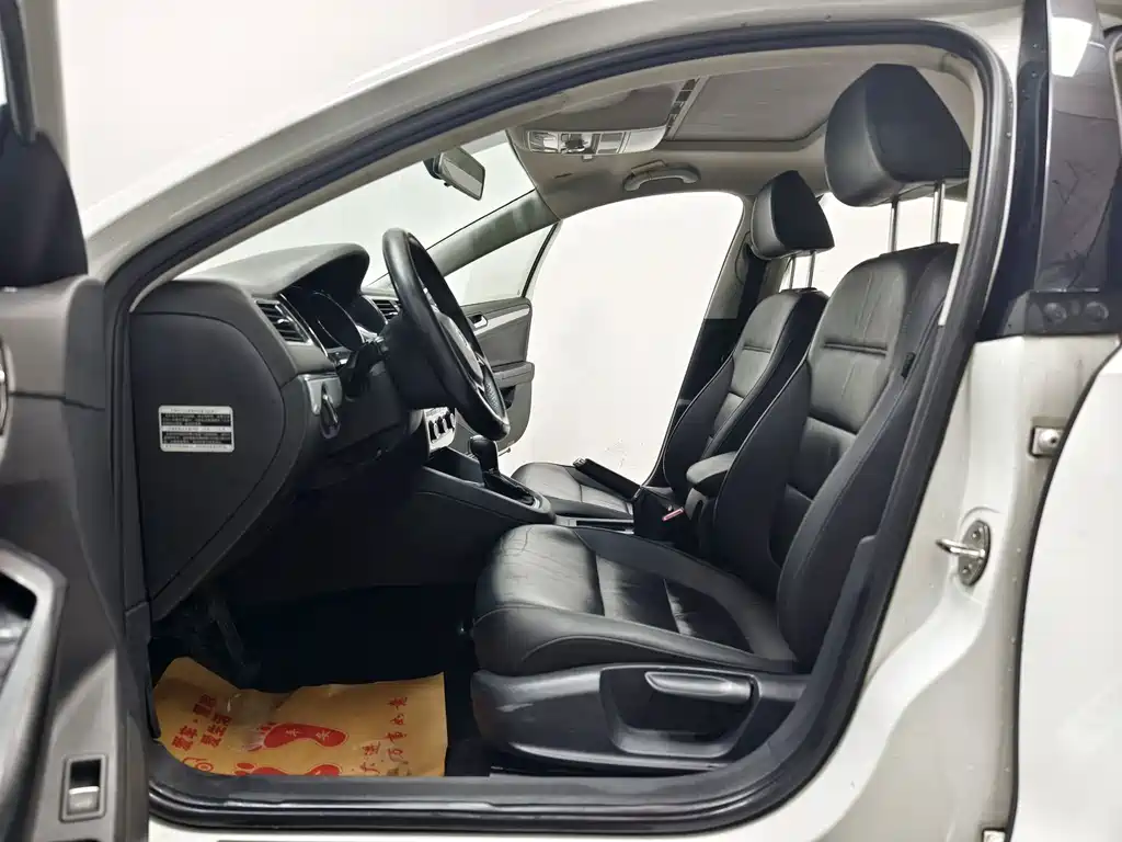 Volkswagen Sagitar — миниатюра 11
