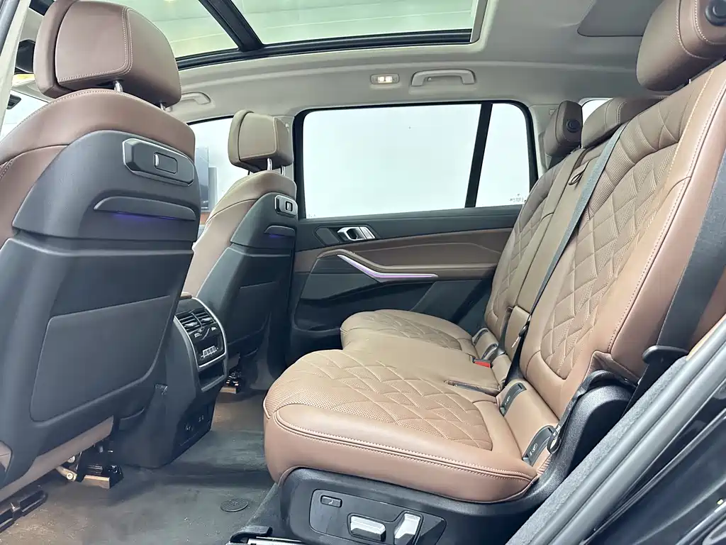 BMW X7 — миниатюра 11