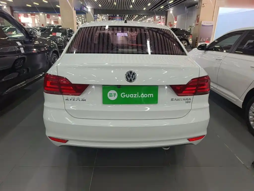 Volkswagen Santana — миниатюра 6