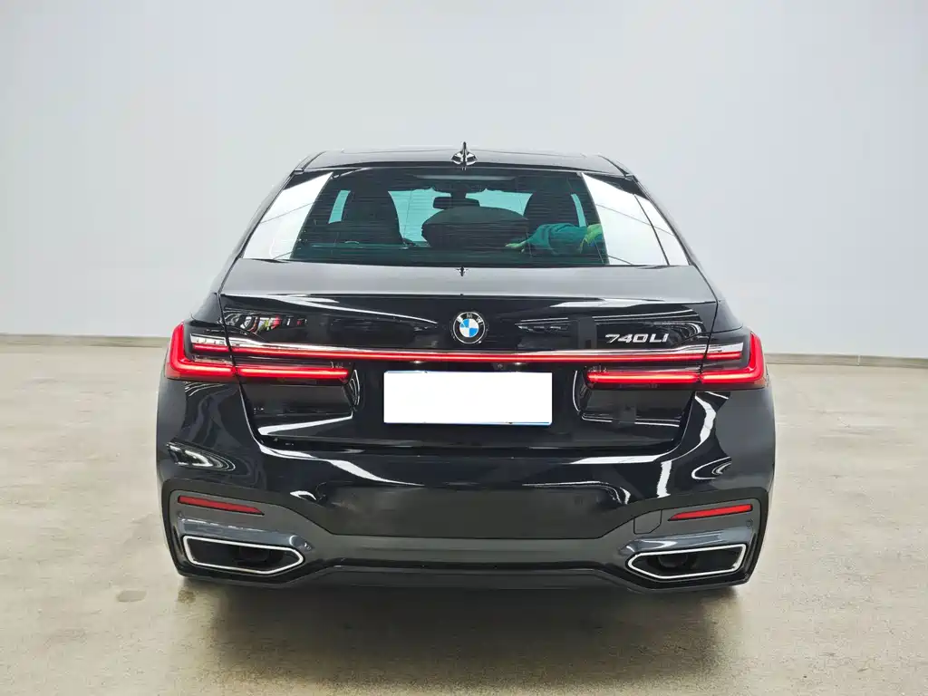 BMW 7 Series — миниатюра 5