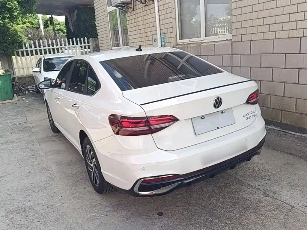 Volkswagen Lavida — миниатюра 5