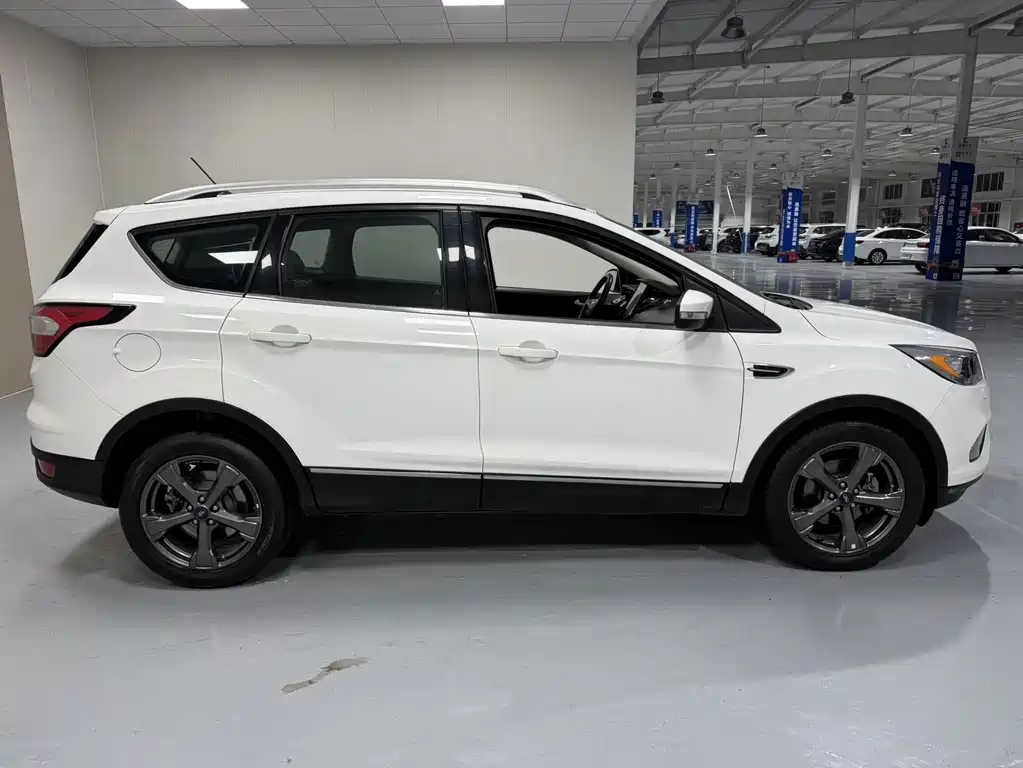 Ford Kuga — миниатюра 13