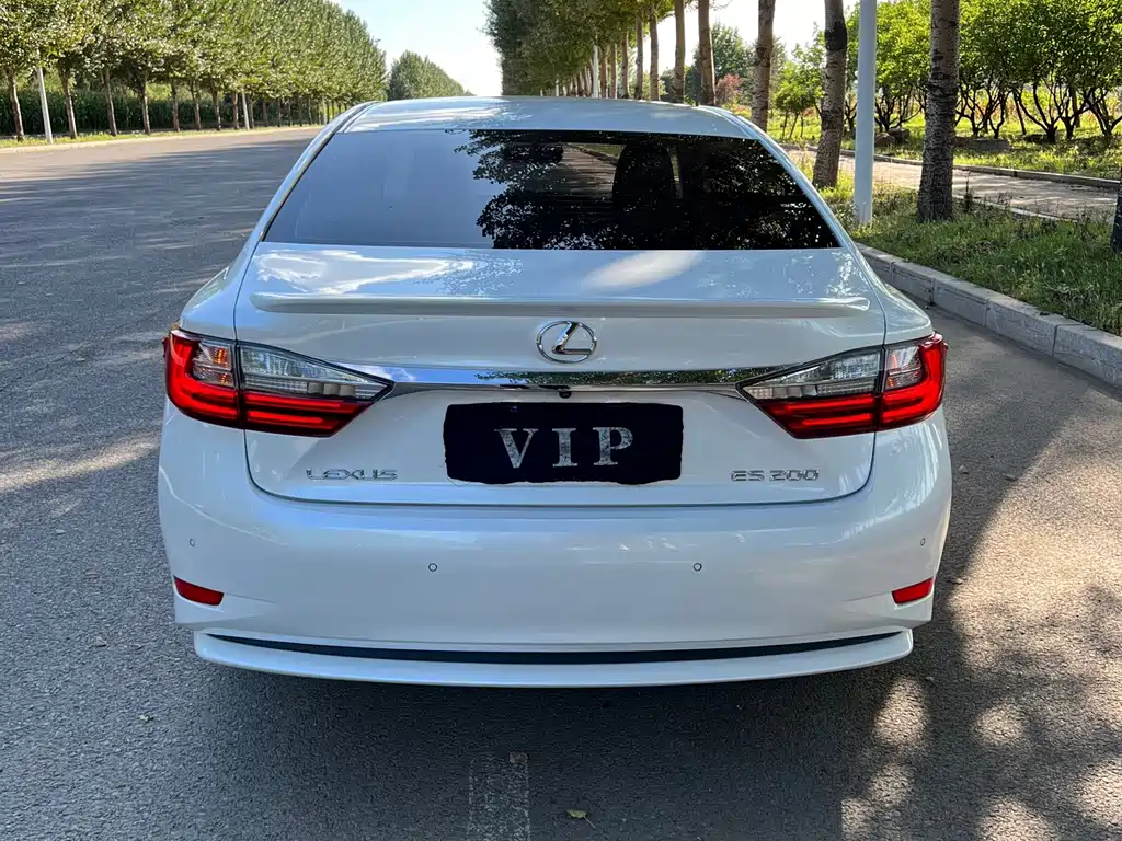 Lexus ES — миниатюра 7