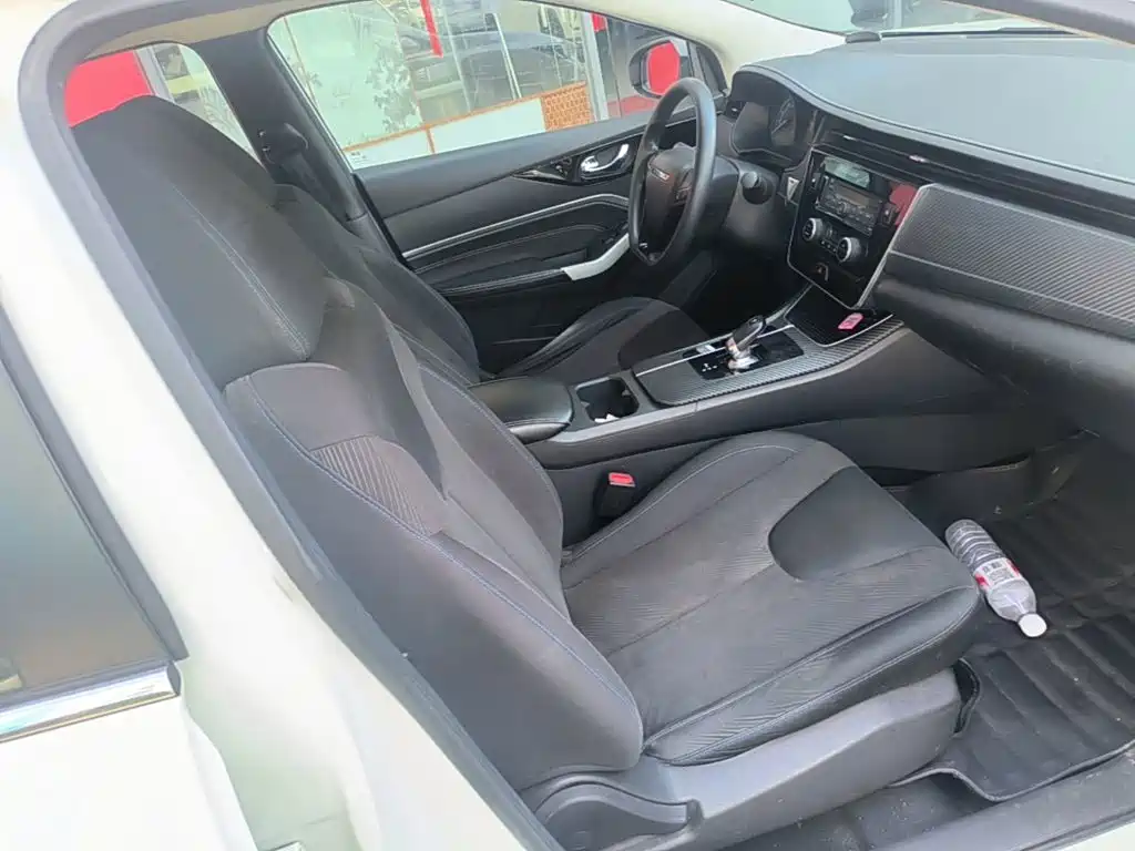 Venucia D60 EV — миниатюра 25