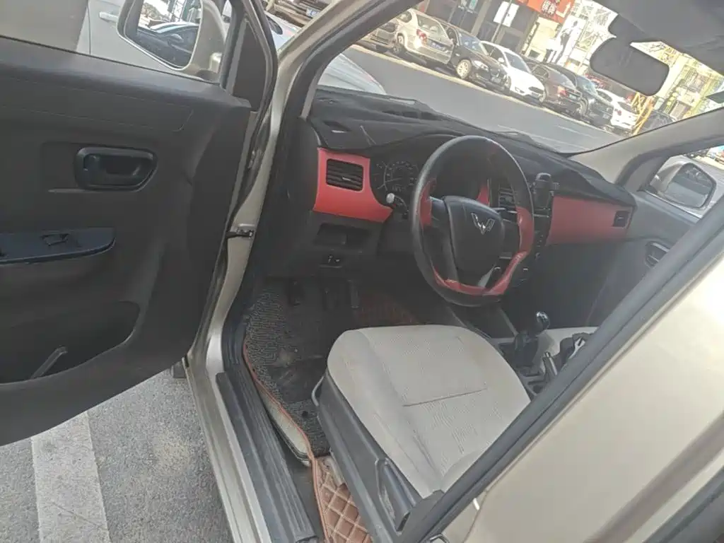 Wuling Rongguang V — миниатюра 16