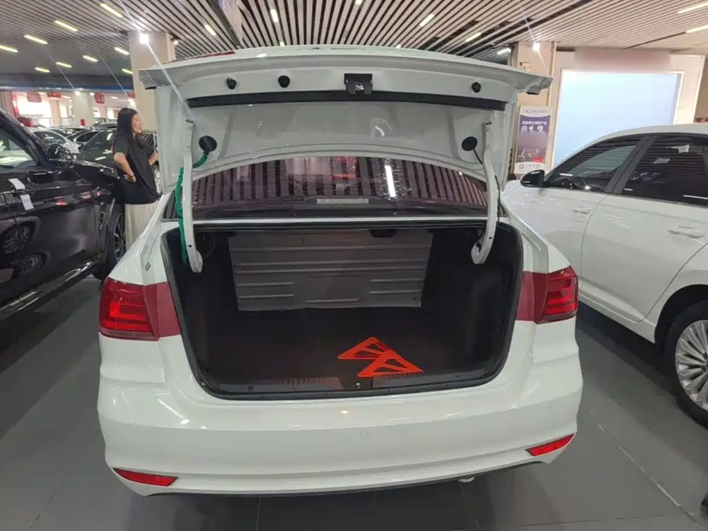 Volkswagen Santana — миниатюра 19