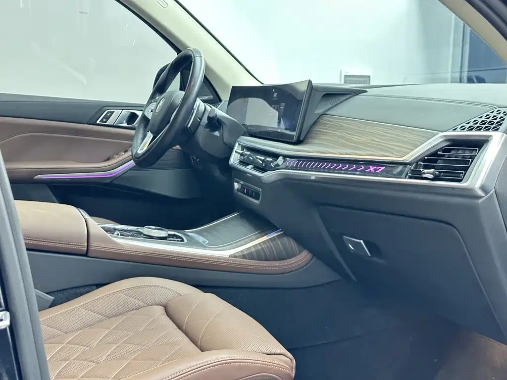 BMW X7 — миниатюра 17