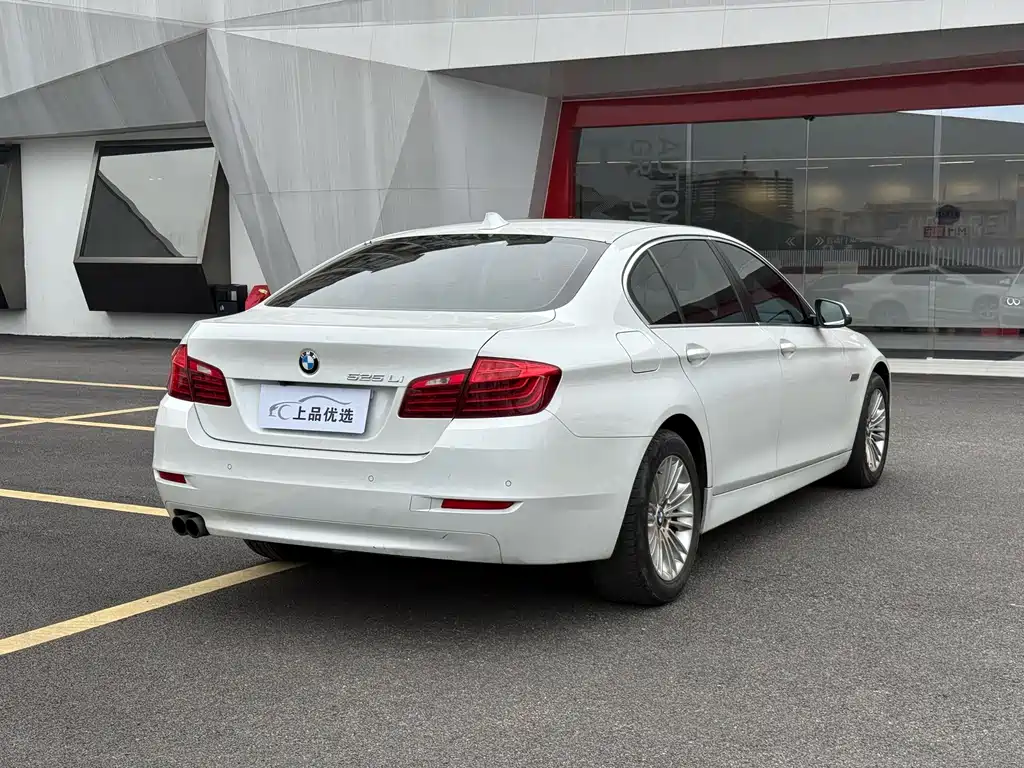 BMW 5 Series — миниатюра 29