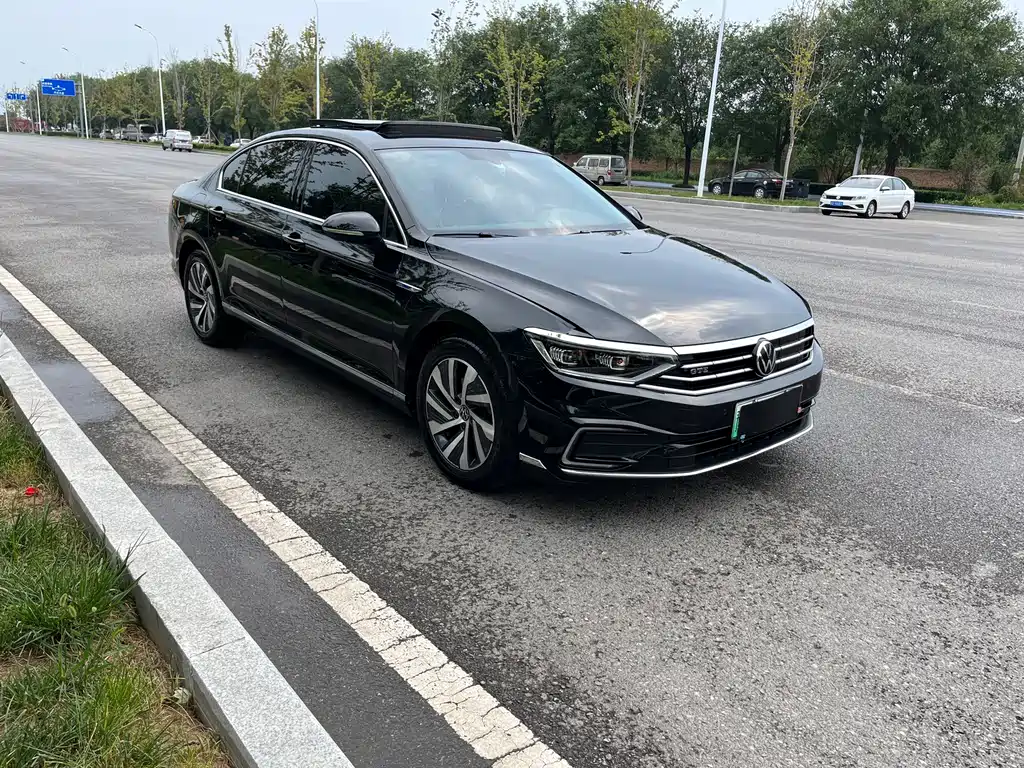Volkswagen Magotan PHEV — миниатюра 3