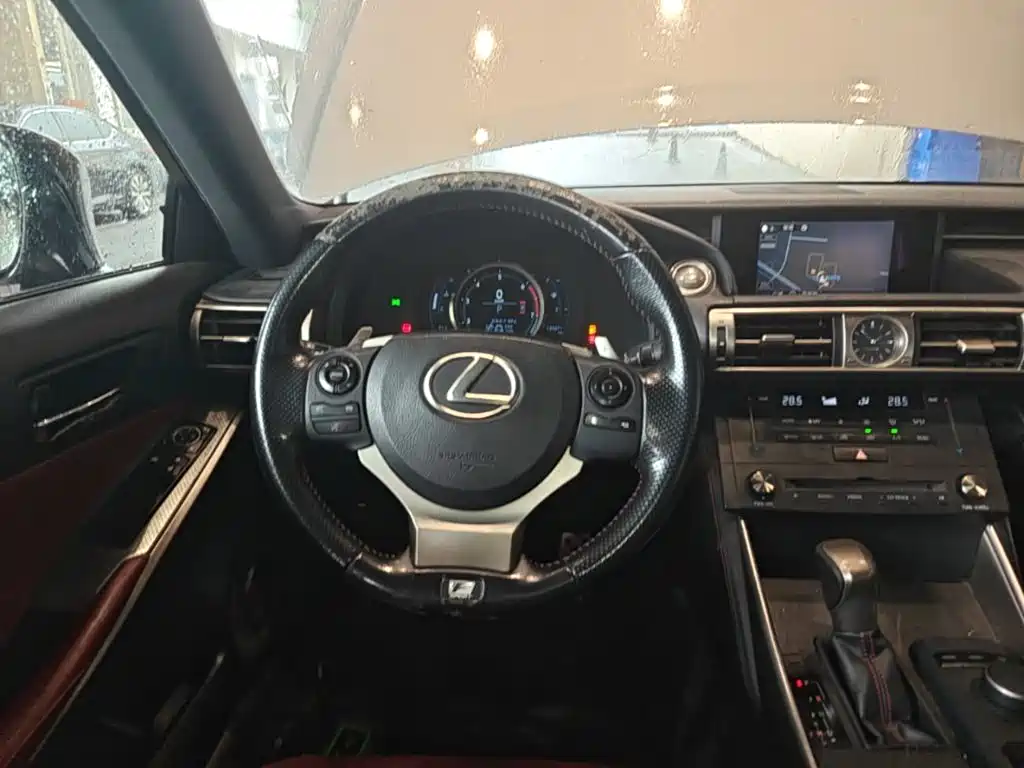Lexus IS — миниатюра 11