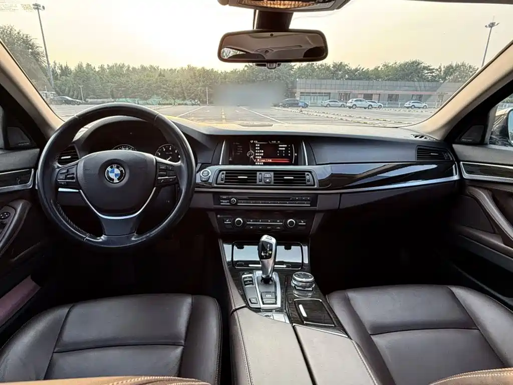 BMW 5 Series — миниатюра 19