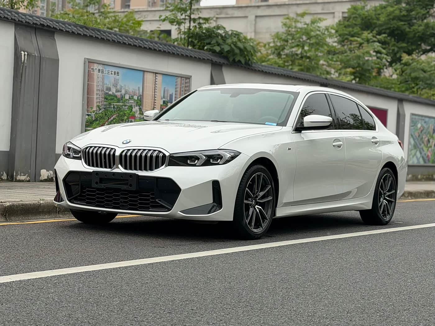 BMW 3 Series 2.0 л 2023 г. Белый, пробег 41000 км