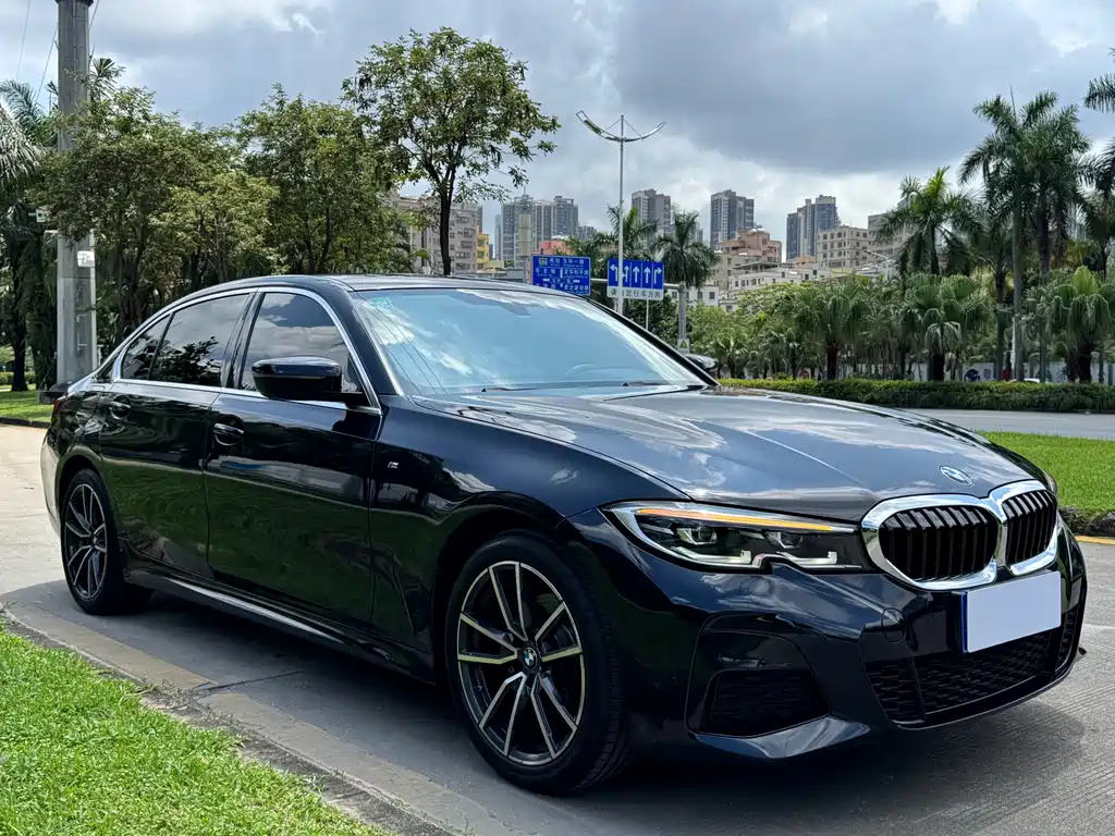 BMW  3 SERIES