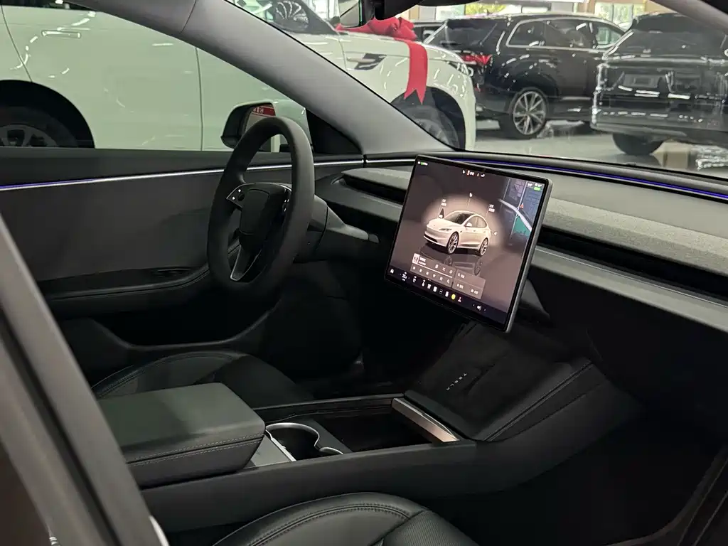 Tesla Model 3 — миниатюра 13